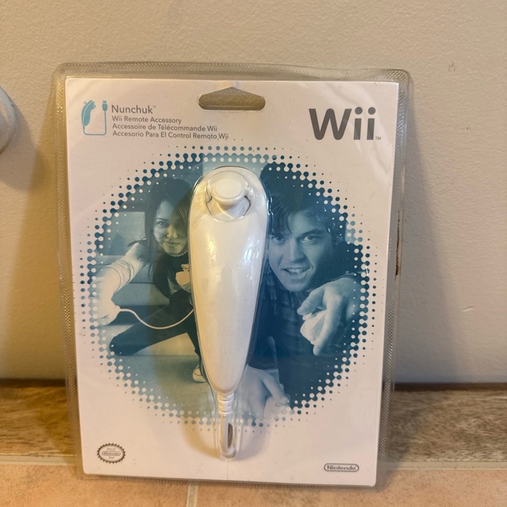 Nintendo Wii Nunchuk Controller in White